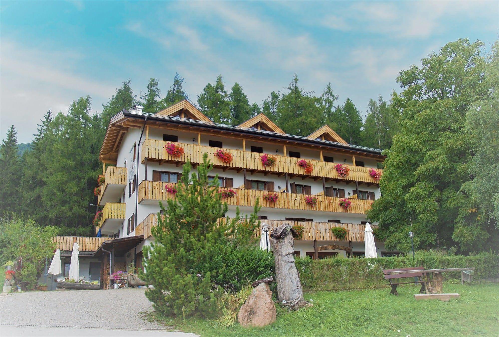 Hotel Ganzaie Val di Fiemme Exterior photo