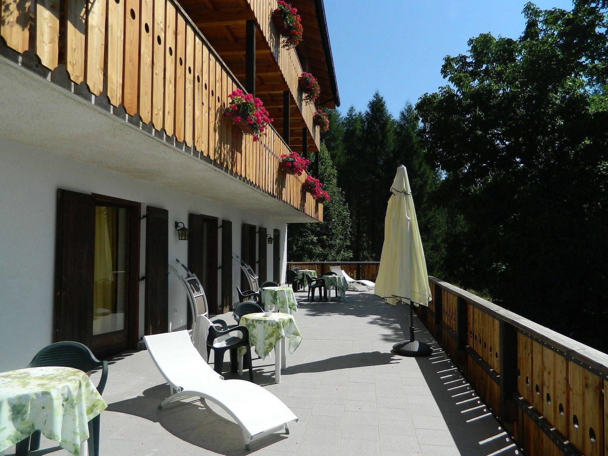 Hotel Ganzaie Val di Fiemme Exterior photo